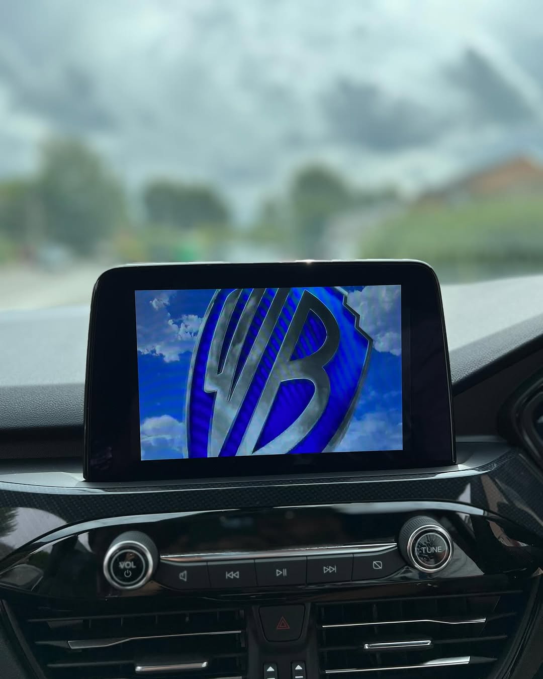 AI Media Box for Mitsubishi