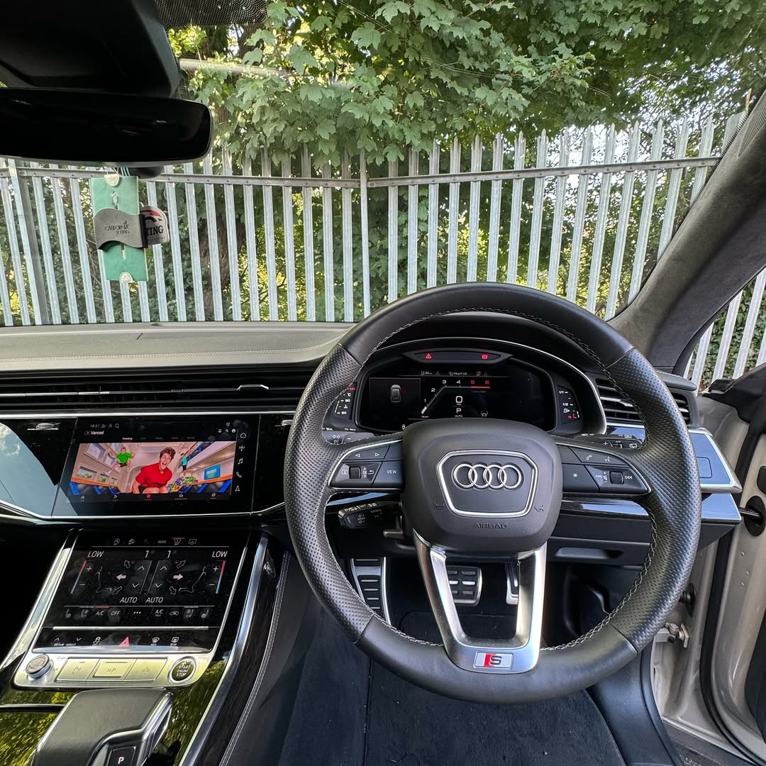 AI Media Box for Audi