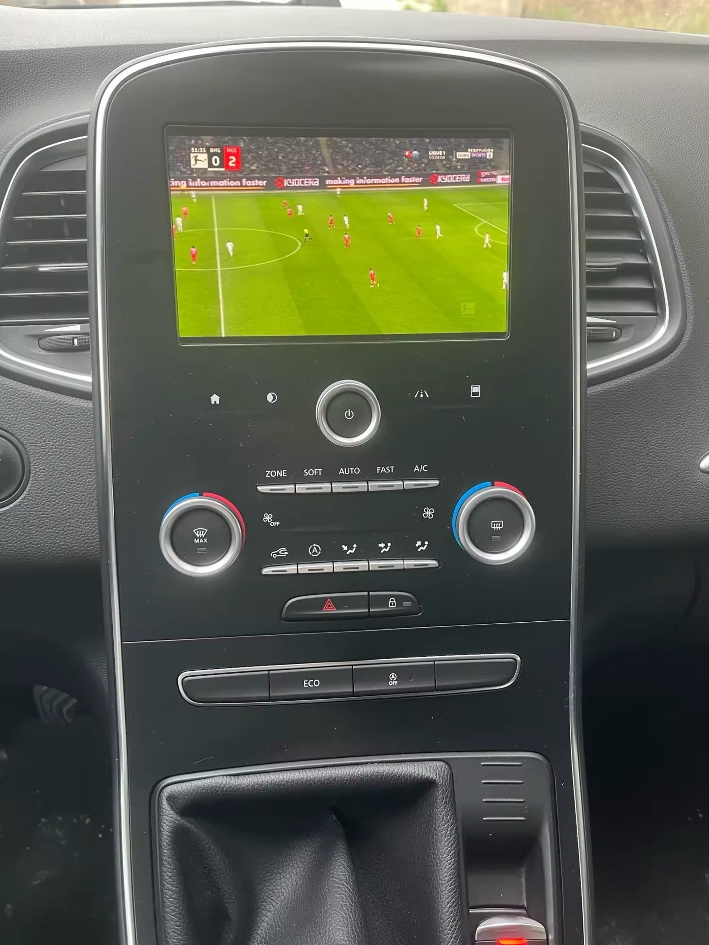 AI Media Box for Renault